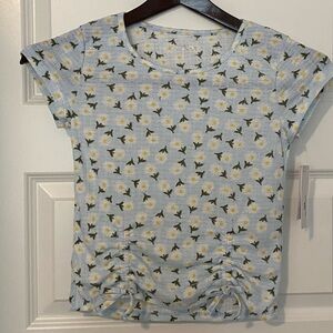 NEW Wallflower Floral Daisy Top Size 10 Light Blue White Yellow